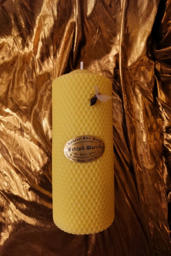 100 % Bienenwabenkerze Höhe 20 cm Breite 8 cm